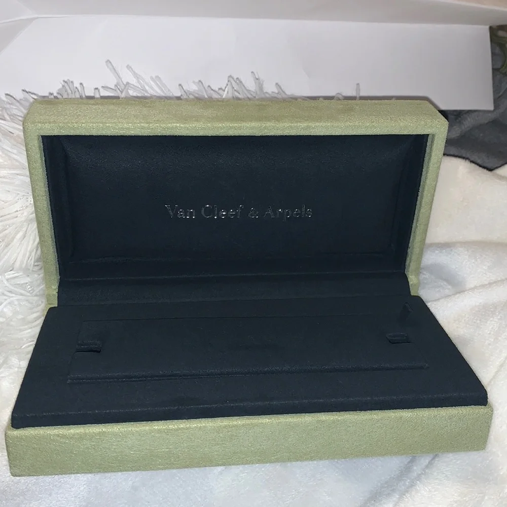 Authentic van cleef box